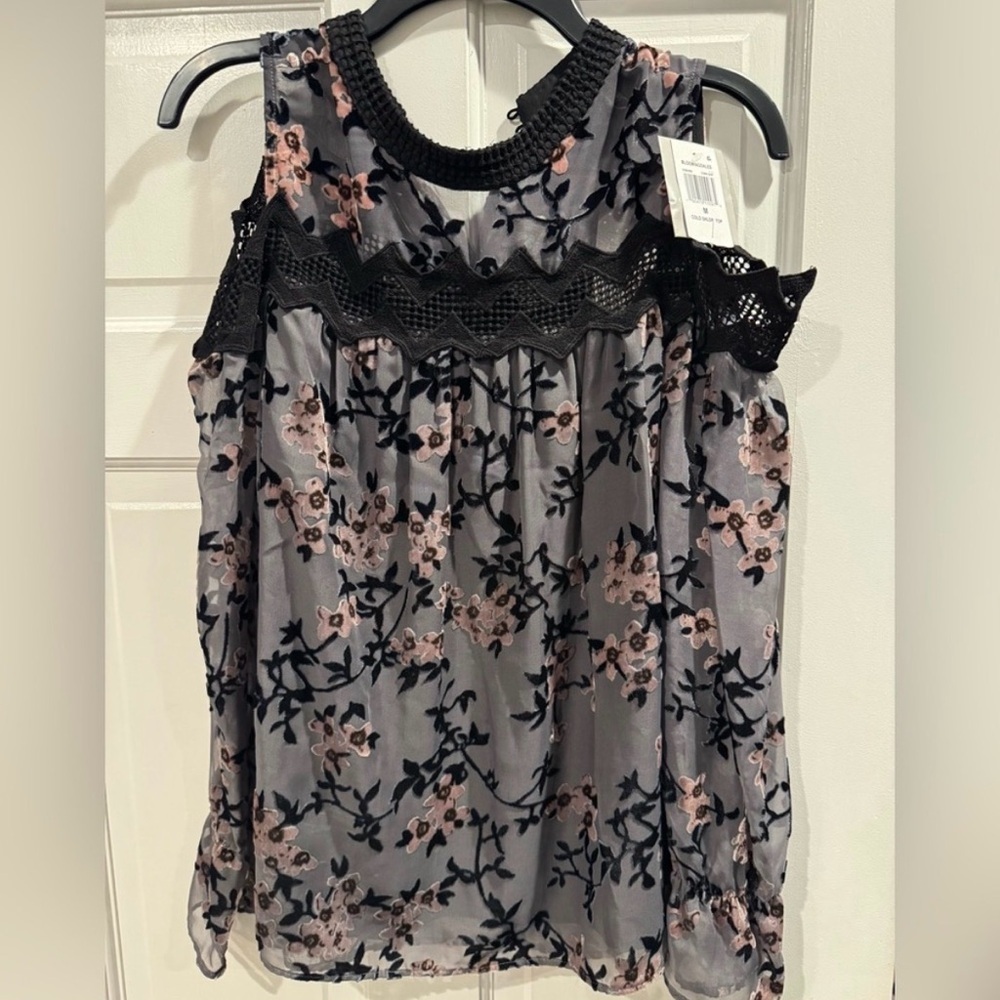 NWT Daniel Rainn Women’s cold shoulder blouse floral velvet burnout wine plum